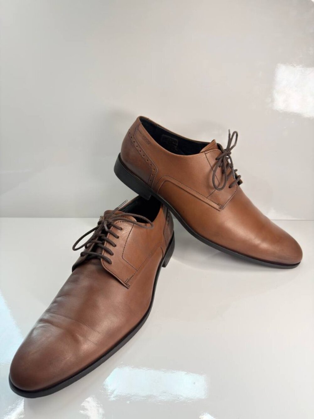 HUGO BOSS Brown Leather Dress Shoes – Classic Derby Style | Elegant & Versatile